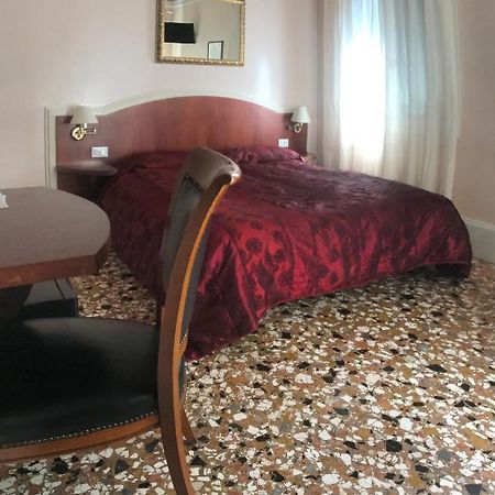 B&B A Le Boteghe Veneza Exterior foto